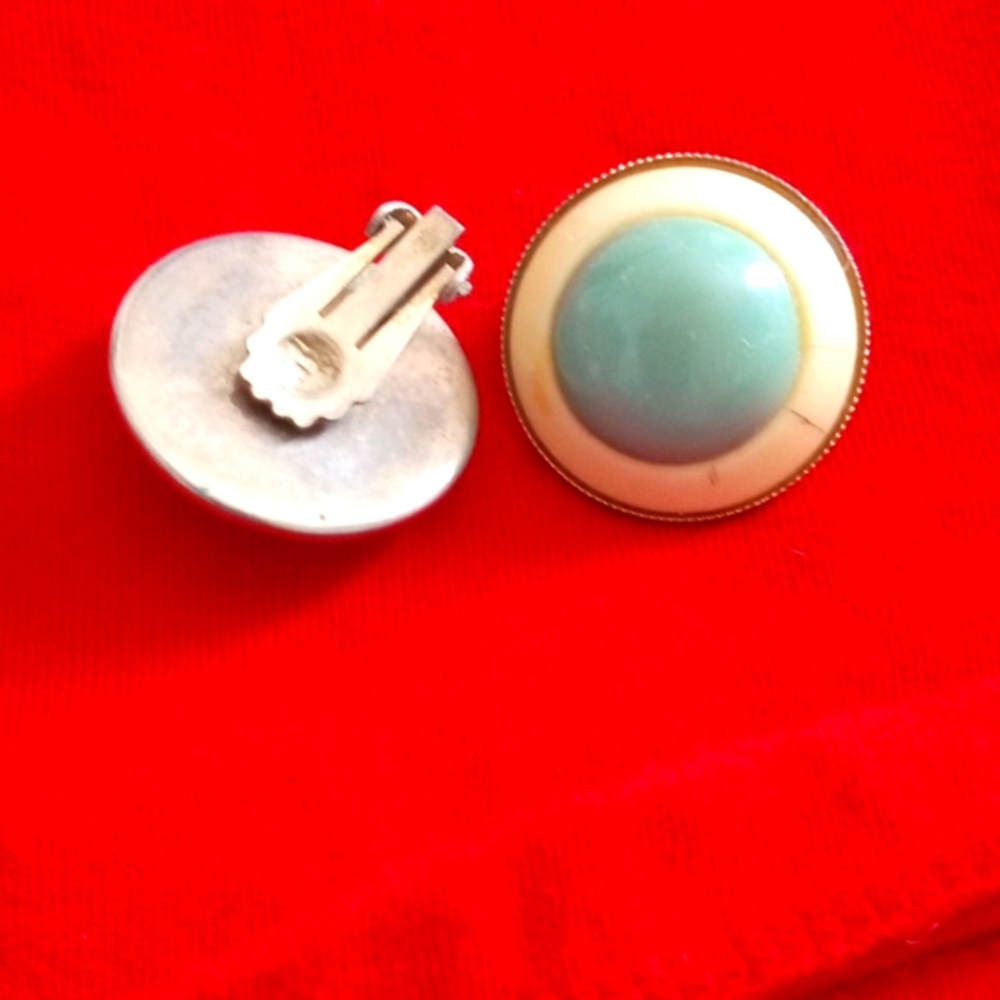 Pair of vintage snap on earings